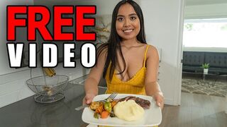 Juicy Flesh Unleashed As Luna Sucks Face On Raw Dick🌭