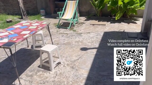 JARDINERA TETONA termina toda regada de LECHE