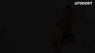 Dirty Sapphire's Insatiable Thirst for Raw Rear Action with Beefcake Lover - WHITEBOXXX