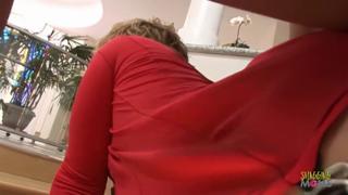 This 'MILF' gets a giant cock🍆 down her soaked pussy🌮️ and butt🍑
