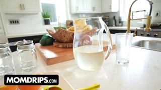 MomWets - Lawns, Lips, and Loads Promo