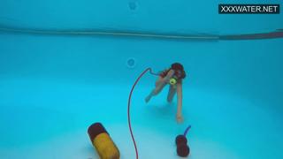 Water-humping wet freaky massive melon majesty solo squirting session