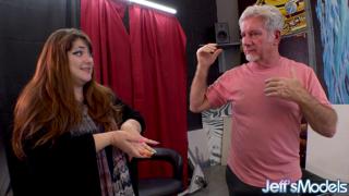 Chelsea's chubby canvas beckons for a sultry tryst with her hung painter dude