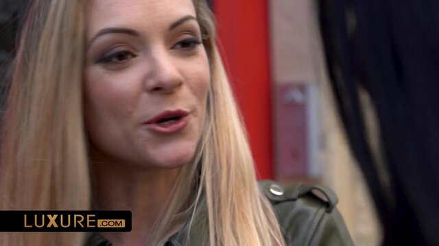 Exciting trio with a blonde and a brunette