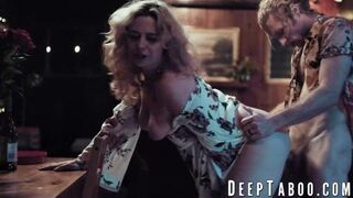 Daddy Michael Devours MILF Siouxsie's Juicy Ass🍑