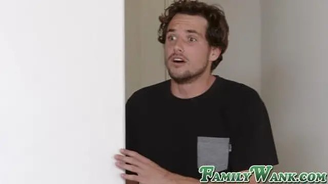 Luscious MILF Crystal Rush gets boyfriend’s cumshot