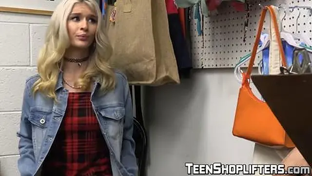 Blonde Emma Rossie’s Deep Anal👌 Filled By Officer Francesco