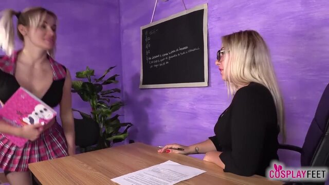 Sexy Pamela Strong tongues teacher Lara’s nyloned feet