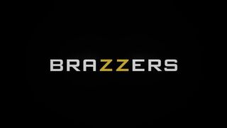 Homecoming Seduction with Wife Karen / Brazzers
