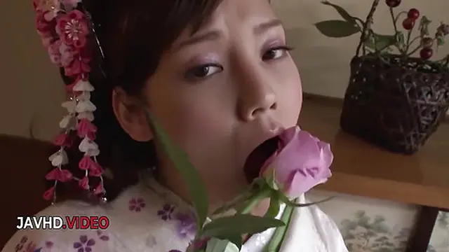 Japanese star Rei Mizuna delivers raw intimacy in unfiltered amateur seduction scene