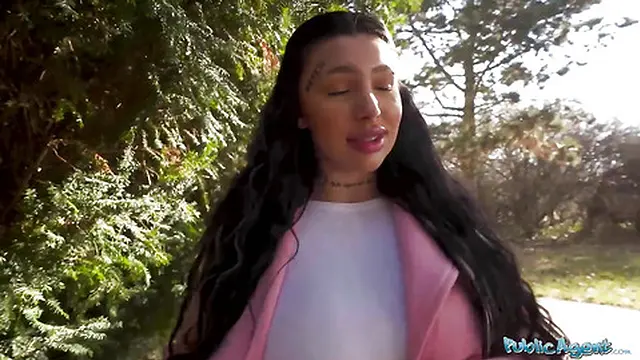 Public Agent I met an incredible PAWG with big tits