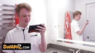MILF Stepmoms Are Trying To Draw Nude Male Models Who Are Actually Their Own Stepsons! - MomSwap