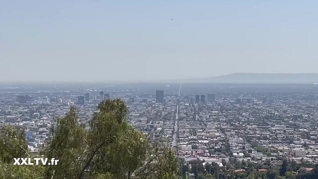 Lesbian temptation at breakfast