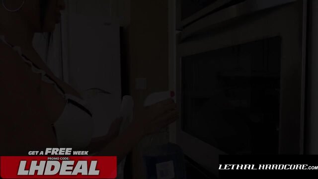 LethalHardcore - Hot Maid Reyna Belle Stretched & Fucked by Lethal Cock