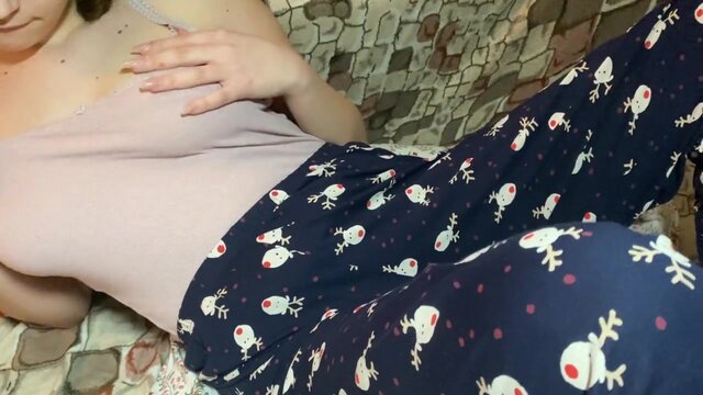 Trying a new dildo toy and have a moaning orgasm