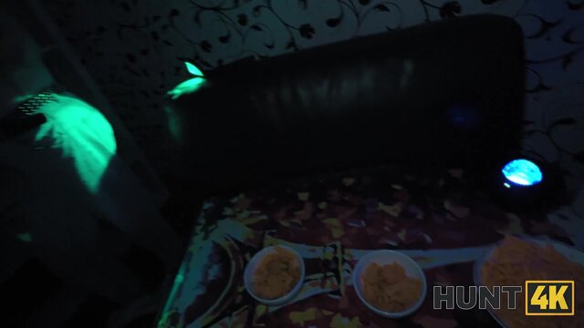 HUNT4K  She fucks during the party while nobody sees