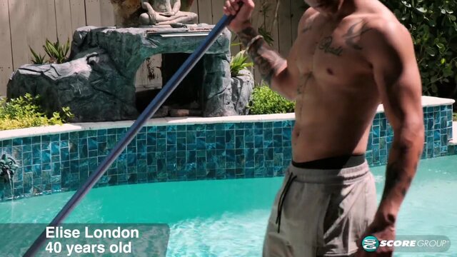 Divorcee Elise London fucks the pool boy