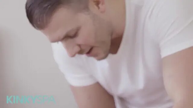 KINKY SPA - Brooke Banner Can’t Stop Smiling When Her Masseur Brings Her Pussy To Creamy Bliss