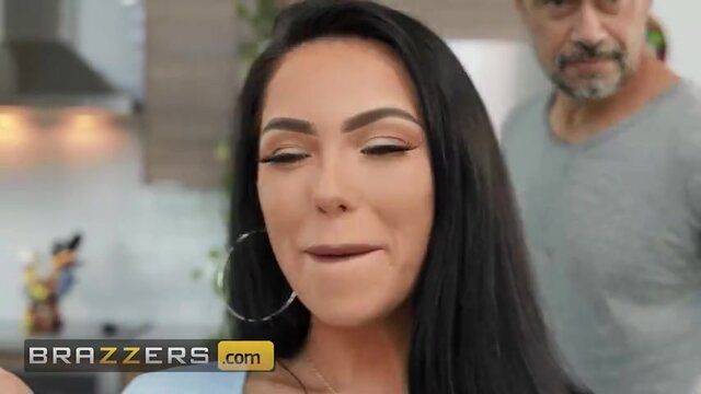 BRAZZERS - Robbin Banx & MJ Young Get On Stage And Share Duncan's Tasty Dong In A Cute 3some